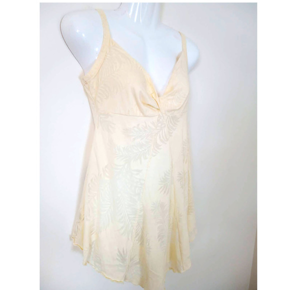 Kenneth Cole Ivory Sheer Leaf Handkerchief Top - Picture 3 of 9